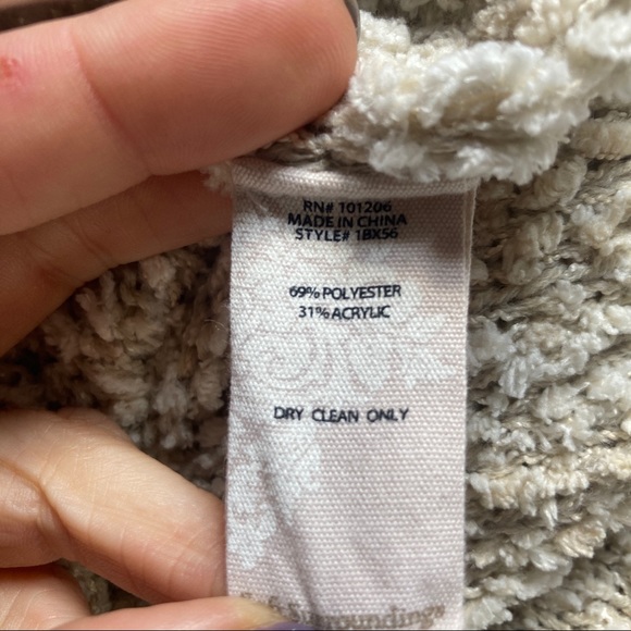 Soft Surroundings Soft Cream Cape Shawl Chenille 80 cm - Picture 11 of 12